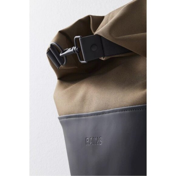 NWT Rains Bucket Sling Mini Bag OS Wood Black Roll Top Backpack Waterproof - Picture 5 of 15